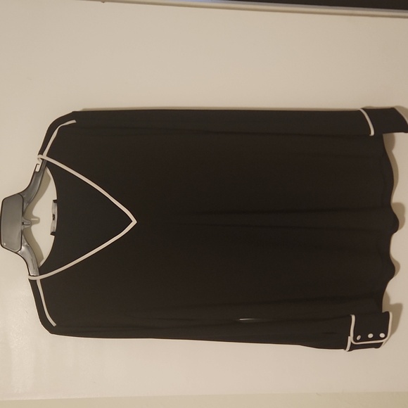 White House Black Market Black Top with White Accents - Picture 1 of 8